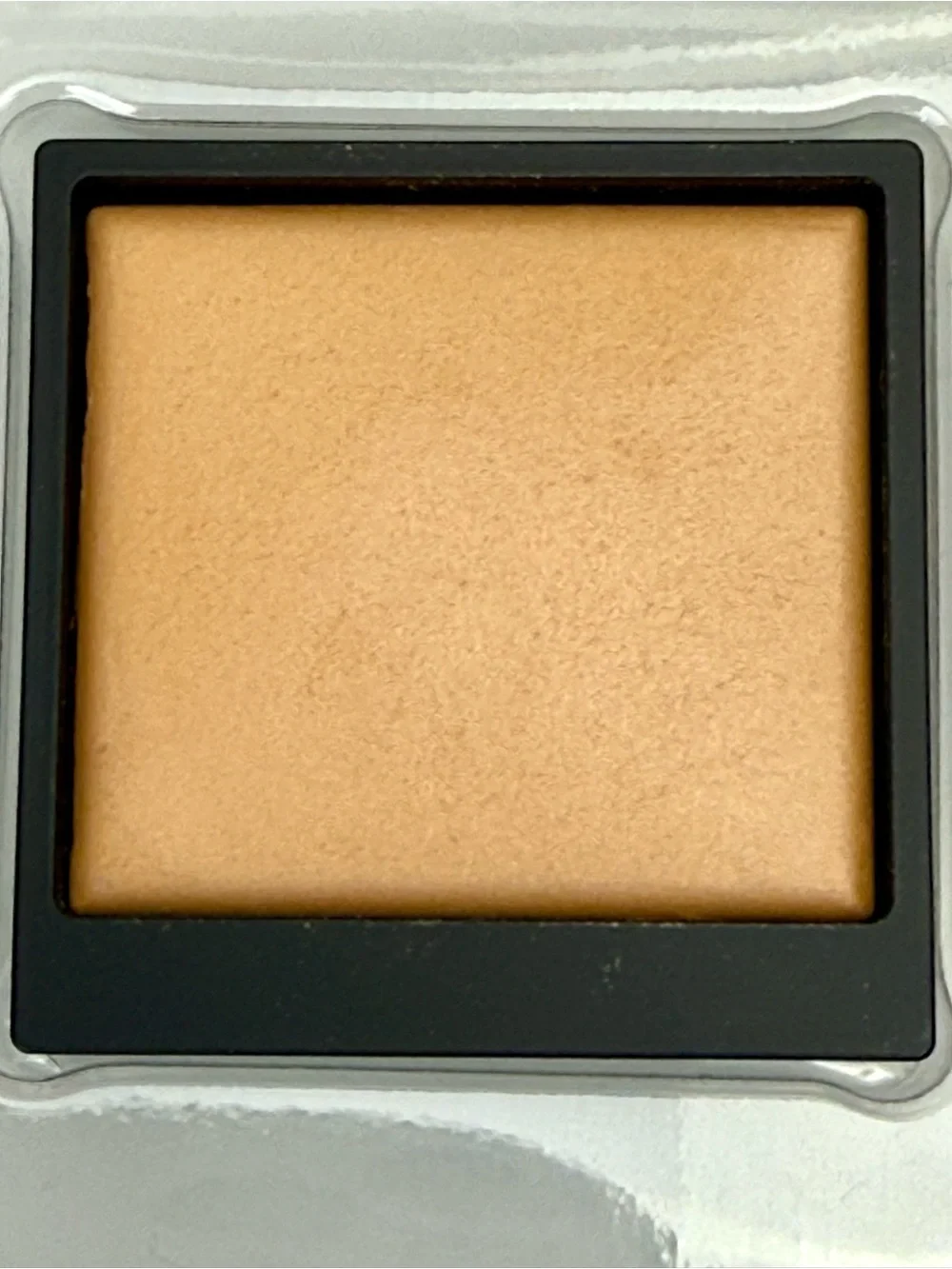 Laura Mercier • Secret Bluring Powder 2